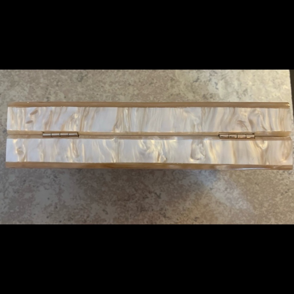 Menurra Acrylic Box Clutch Champagne Cream w/ Glossy Marble Handbag w/Gold Chain - Picture 8 of 12